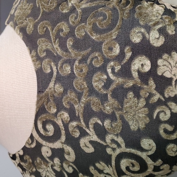 Maggie London fitted‎ long sleeves coctail party dress. Velveteen sage gr… - Picture 4 of 13